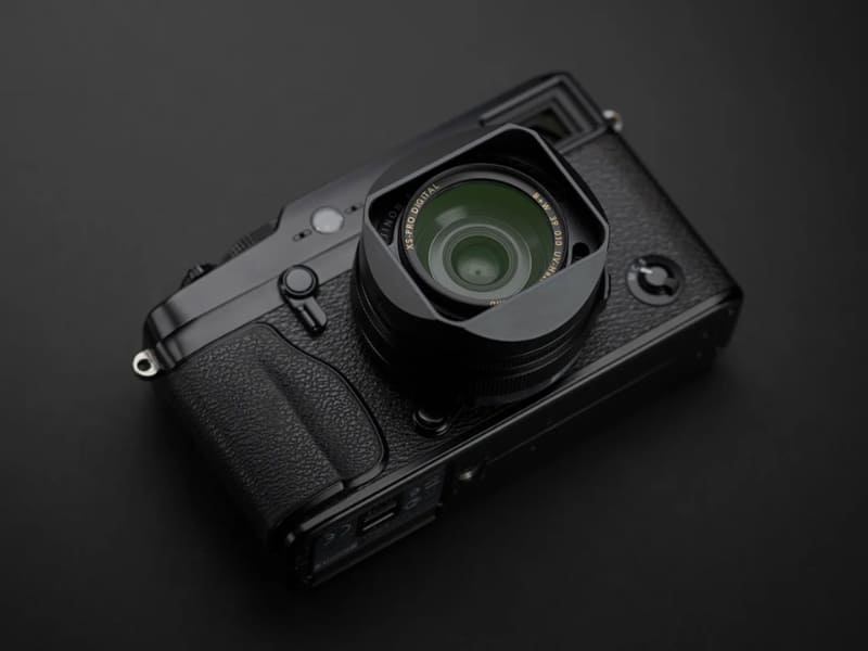 富士フイルム「XF23mmF2.8 R WR」などに対応したアルミ製角型フード