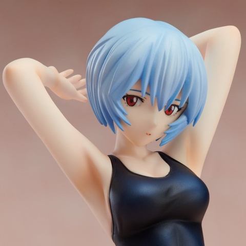 締まったスク水のシワがきわどい！「綾波レイ」の組立フィギュアキット