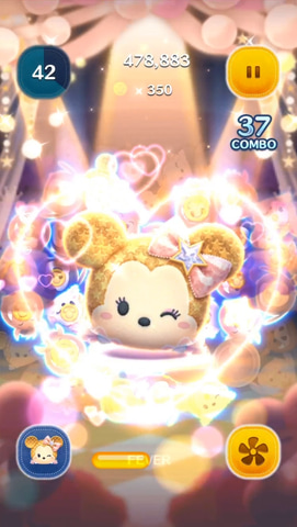 ディズニーツムツム」、9周年を記念した特別な装いのツムと「ブルー