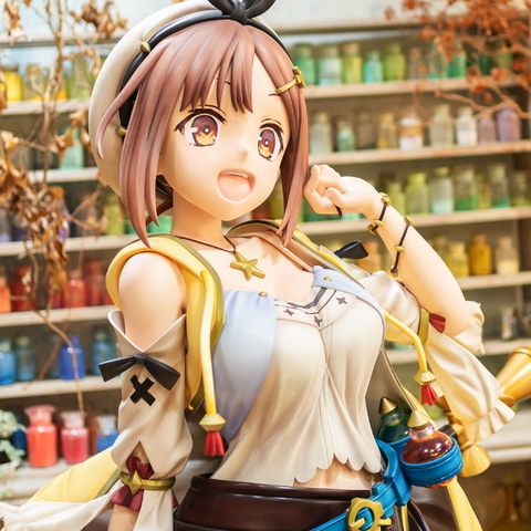 全長約172cmの「等身大ライザフィギュア」の予約受付がスタート！ 1/1