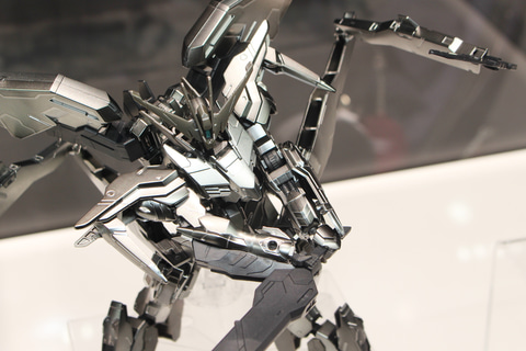 特別企画】【ガンダムベース撮り下ろし】4つのサブアームを持つ機体の