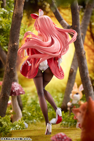 白いバニー姿に胸キュン。「白ウサギちゃん Illustrated by Rosuuri