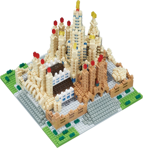 未完の世界遺産「サグラダファミリア」を組み立てられるナノブロック