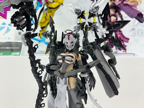 メガミデバイス」シリーズより「皇巫 ツクヨミ レガリア