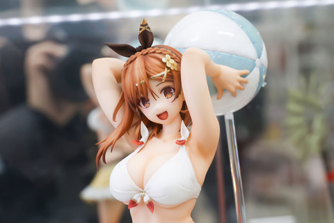 ライザリン・シュタウト 水着Ver. 1/4 フィギュア デザインココ