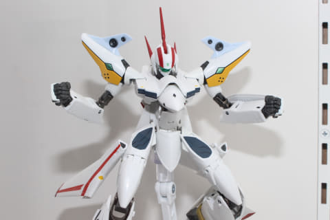 バサラが銀河クジラに歌を聴かせた機体が立体化！ 「HI-METAL R VF-19P