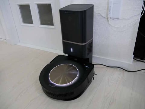 円形じゃないルンバ!? 発売前の最新「ルンバ s9+」を試してみた【家電