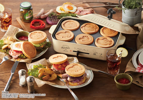 BRUNO、スヌーピーやブラウンがデザインされた「ホットプレート」と