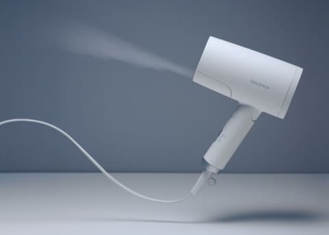 潤すと乾かすを同時に? 美容液ミストでケアするSALONIA新発想