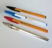 BIC大好き人間のためのペンスタンド「BIC Pen Lid Pen Holder