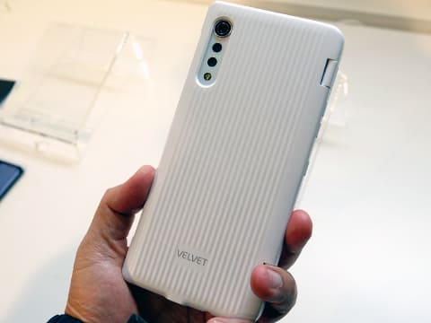 ドコモ、デュアルスクリーン対応の「LG VELVET L-52A」を12月以降発売