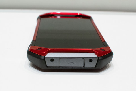 写真で見る「TORQUE 5G」「TORQUE 5G Coleman LIMITED」] クイック