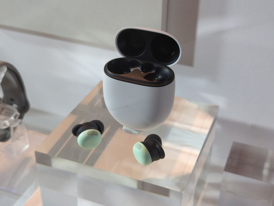 グーグル、ワイヤレスイヤホン「Pixel Buds Pro 2」を発表 「Tensor A1