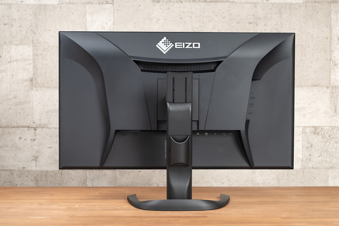 モニターを変えると、ノートPCの使い勝手まで向上！EIZOの新生4K