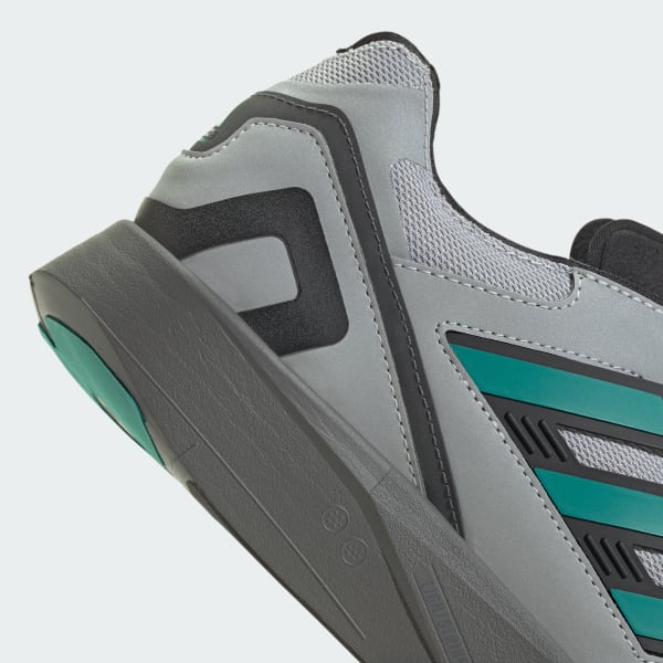 アディダス エキップメント タクミ セン / EQUIPMENT Takumi Sen