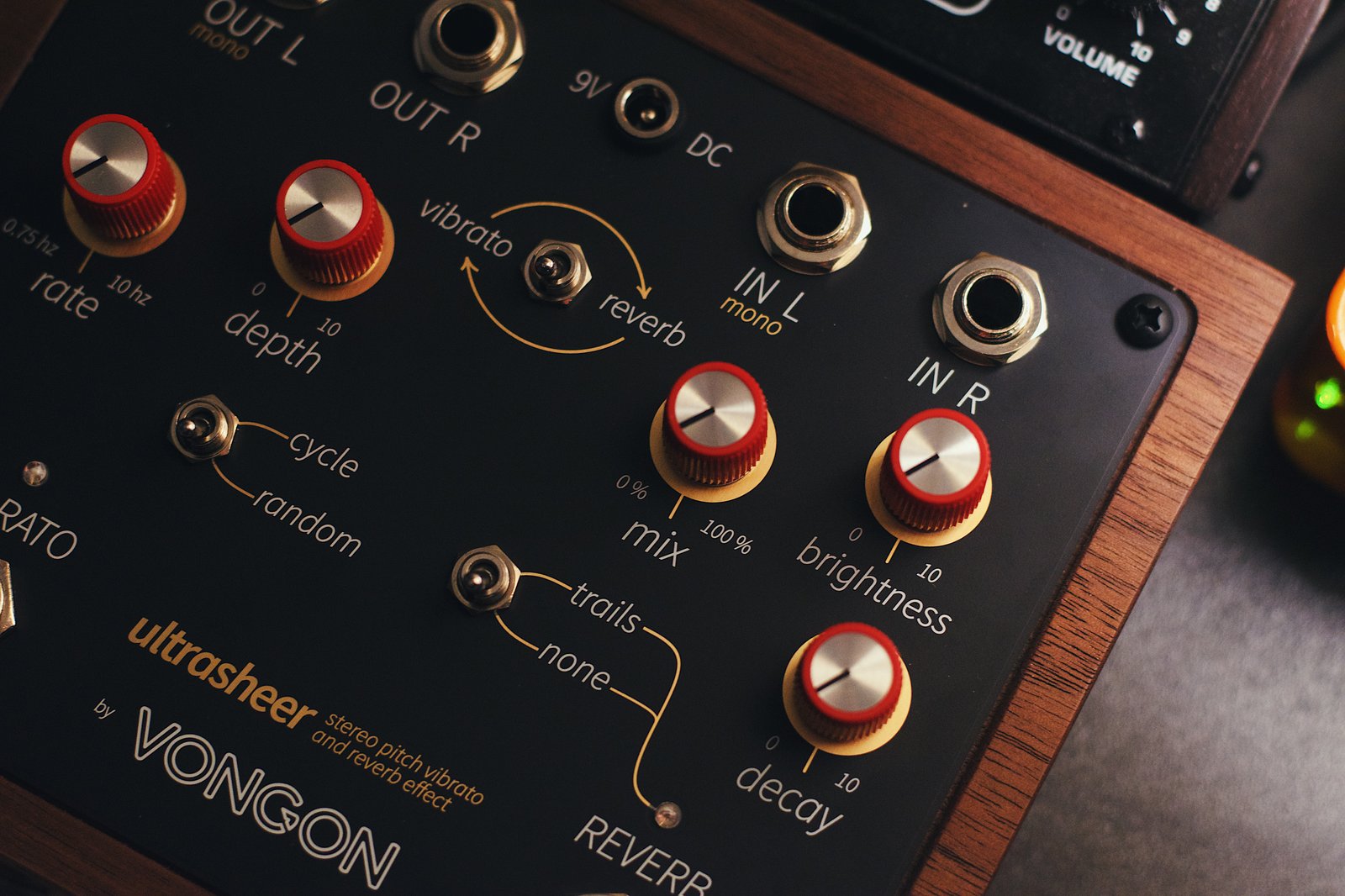 Vongon Ultrasheer Stereo Reverb and Vibrato | Little Box Effects