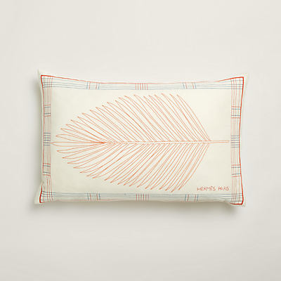 103716M 01_front_wm_1?size=