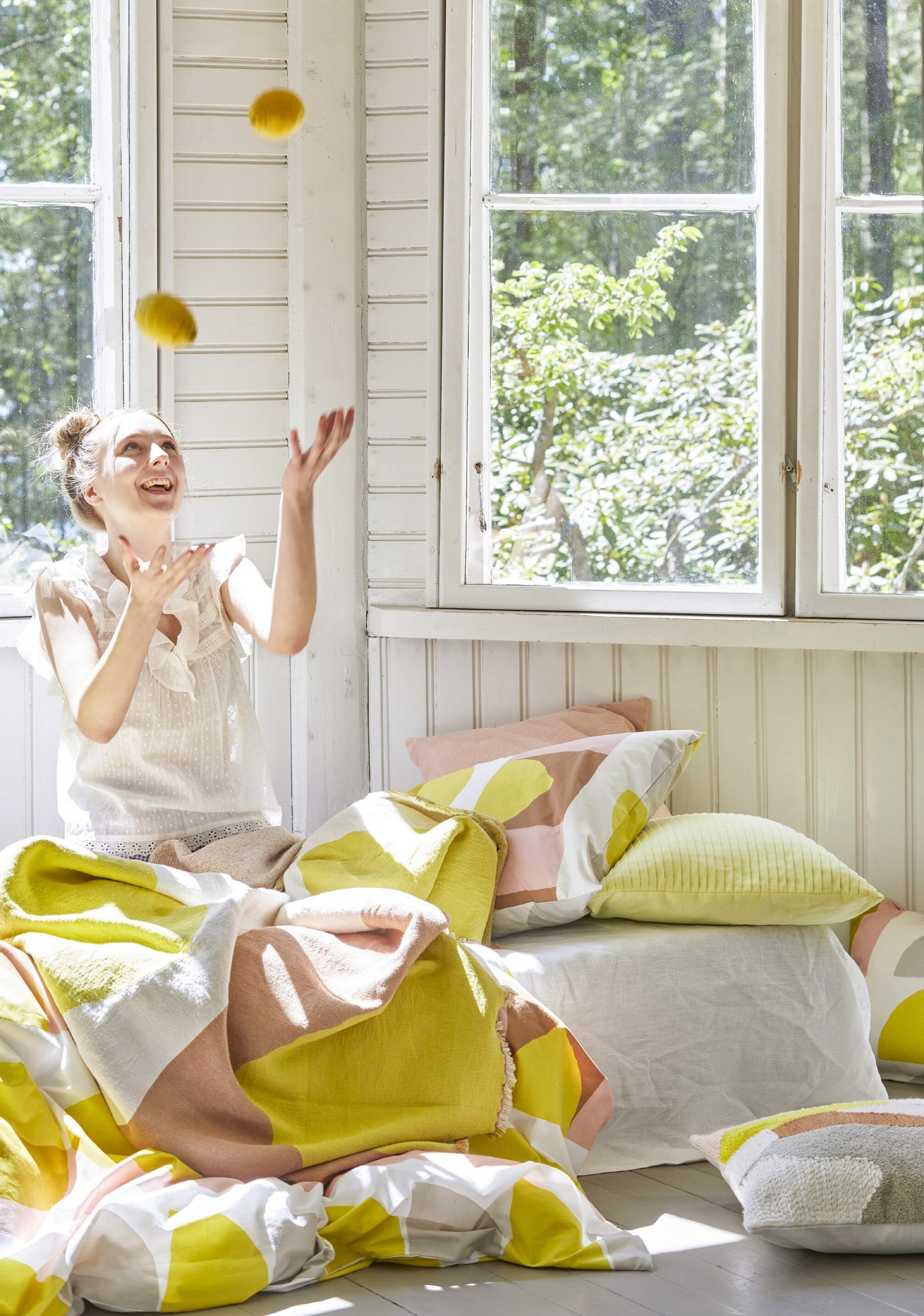 ミュージシャン NILDUE NDNU ABSTRACT ART BLANKET / BEIGE NILDUE