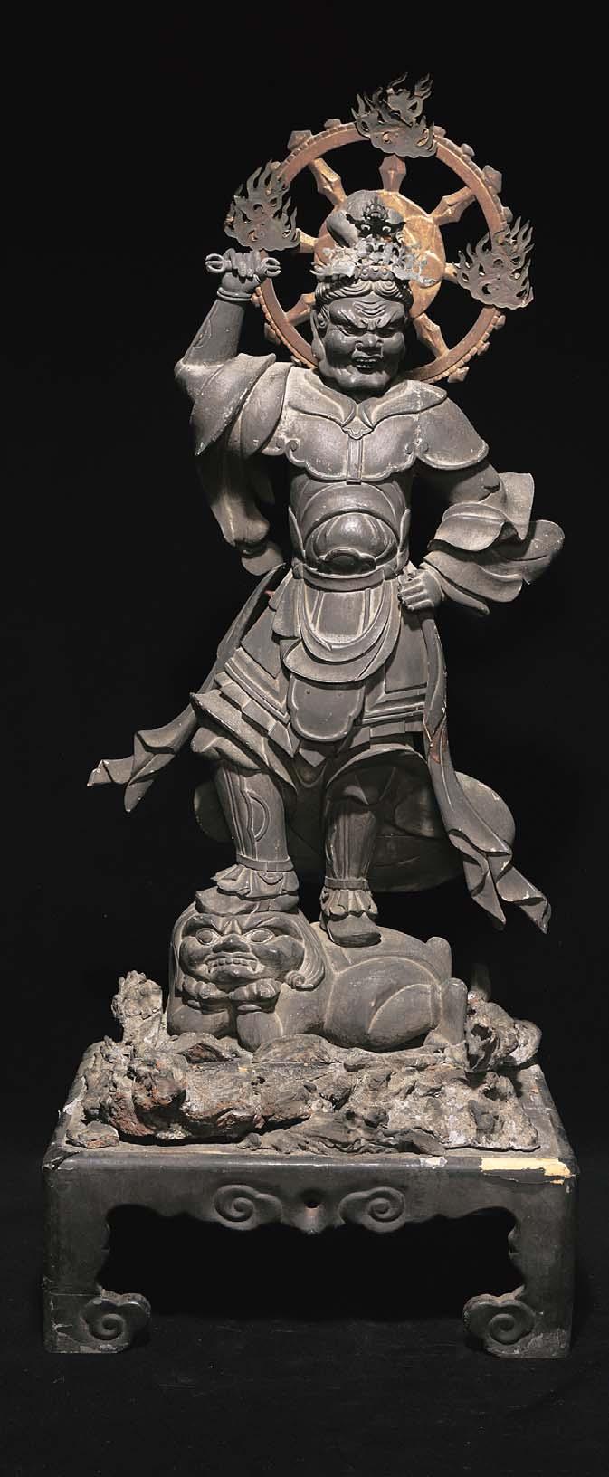 蔵の中にあった牙彫爵形置物一対桐箱付き