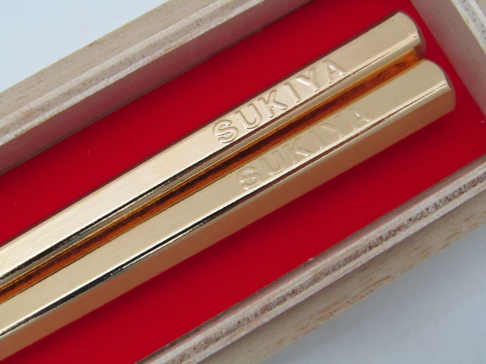 未使用品】すき家 金のどんぶり 金の箸セット - メルカリ