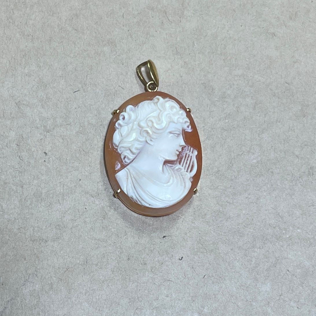 昭和レトロ K18 刻印カメオ ブローチ兼ペンダントトップ ケースつき