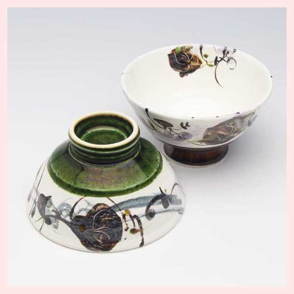 美しい古美術◇蔵から謎の紋様が描かれた小さくて可愛らしい抹茶茶碗が