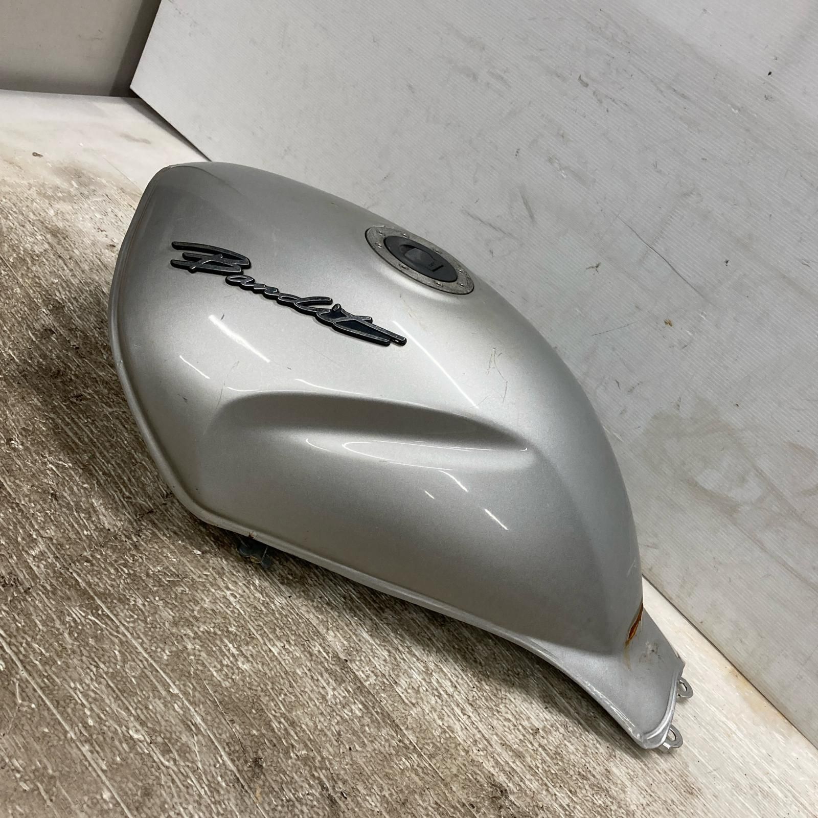 SUZUKI バンディット250 GJ77A ガソリンタンク スズキ - メルカリ