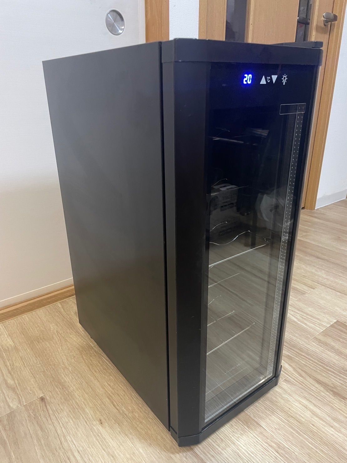 電子ミニワインクーラー 型番WCE-12B 実働確認済み 中古品