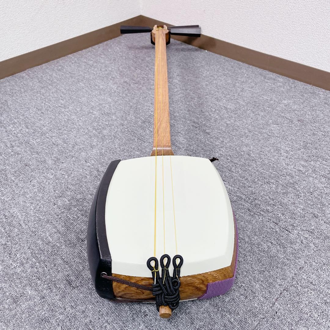 津軽三味線 黒檀糸巻 東さわり花梨 太棹 丸打胴 和楽器