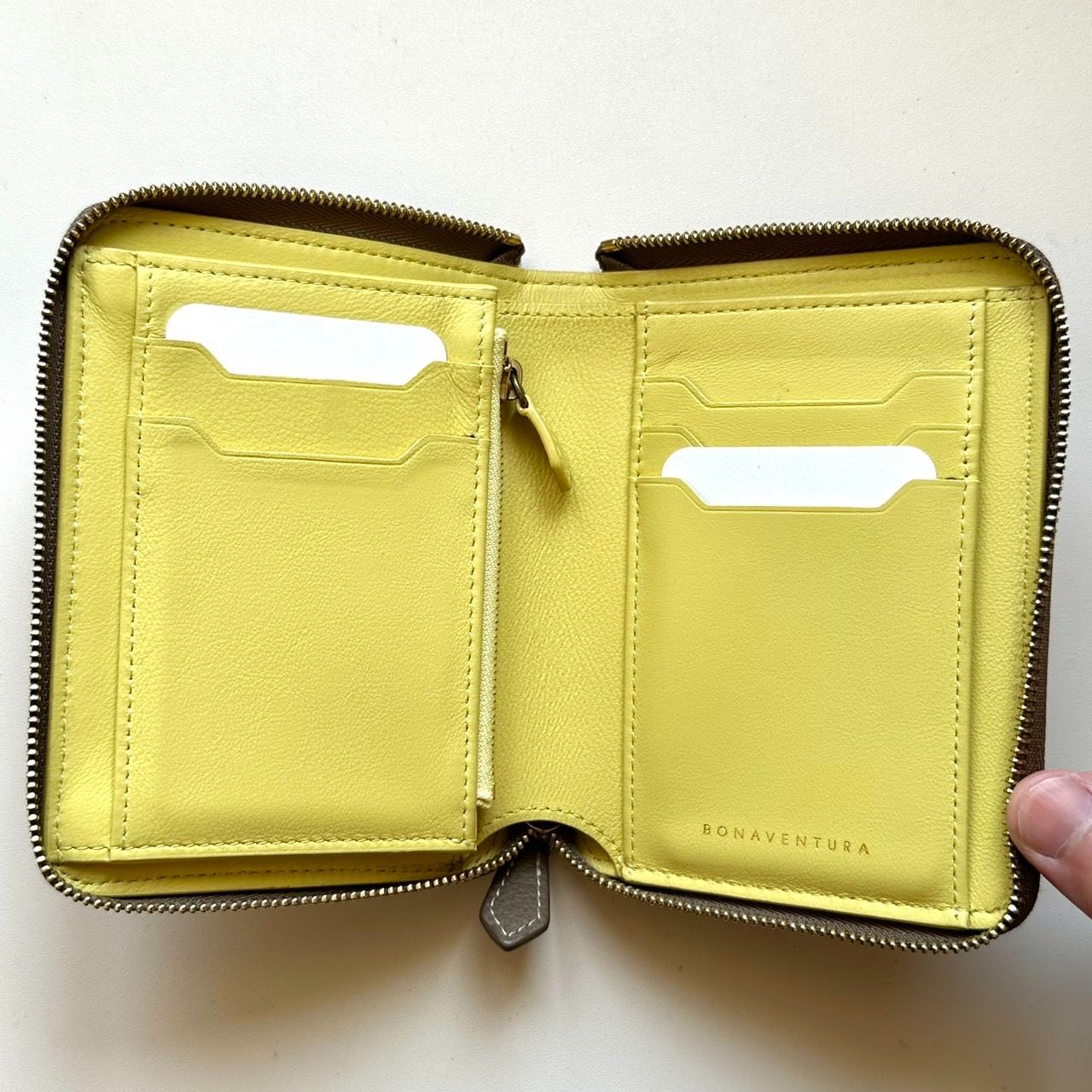 美品】BONAVENTURA 販売 二つ折り財布 エトープ 美品【ボナベンチュラ