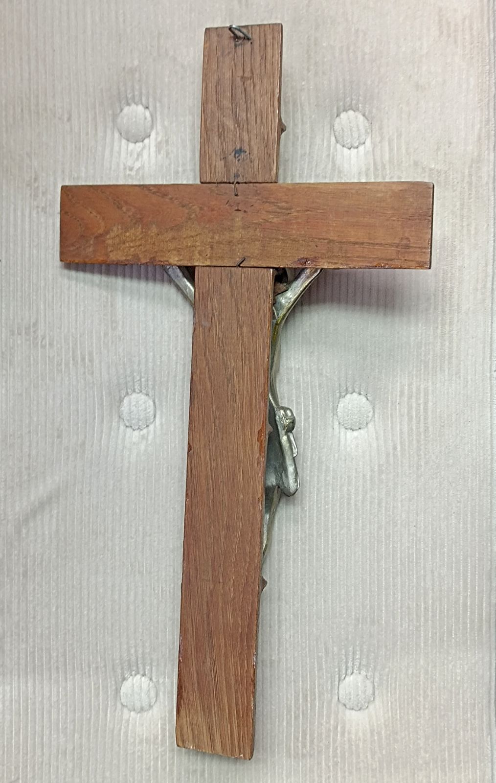 ヨーロッパ ビンテージ メタル製・木製 イエスキリストの磔刑 INRI