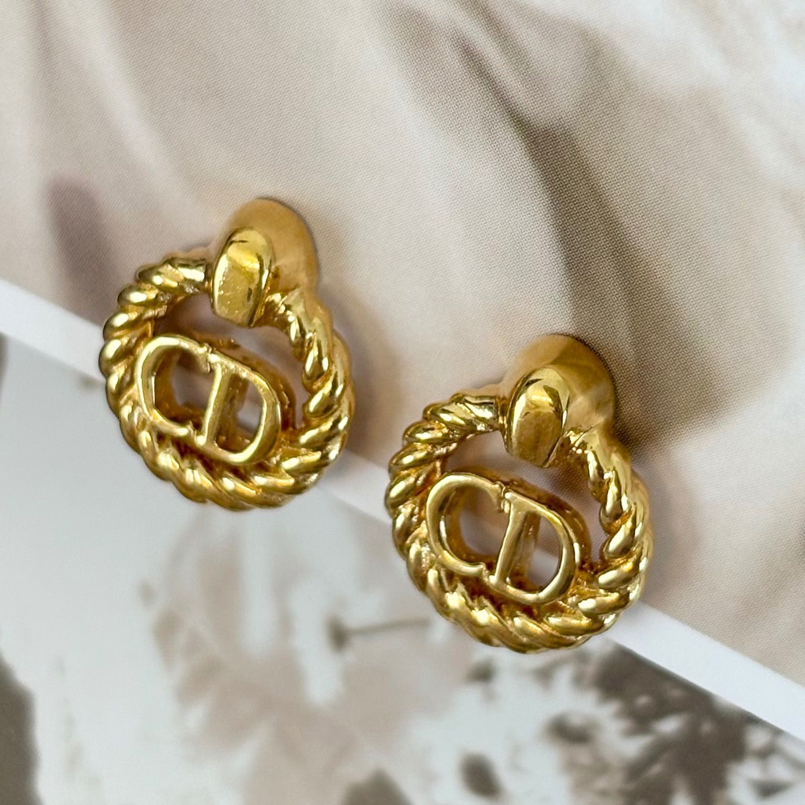 極美品 ディオール Dior CDロゴ 最も安い ラインストーン ピアス