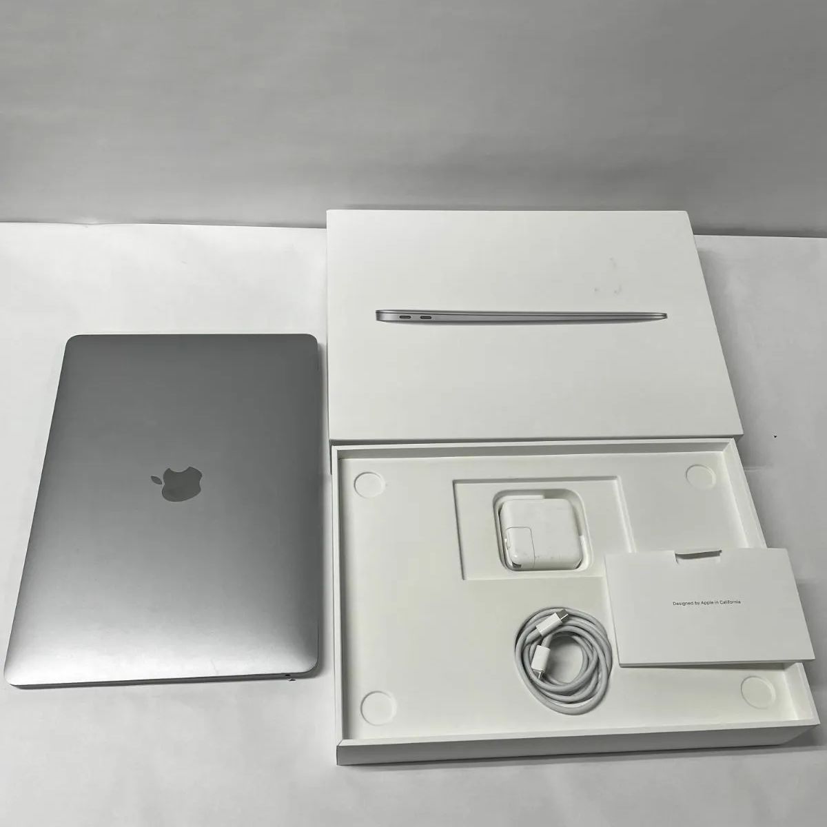 MacBook Air M1 2020 8GB/256GB 箱・充電器有 ケーブル - MacBook Air