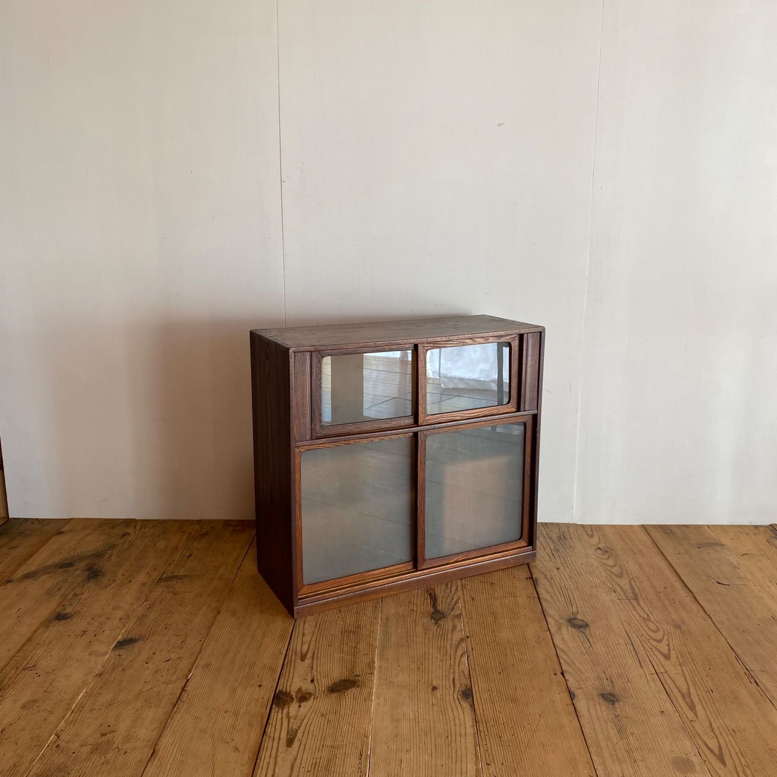 工場 アンティーク ガラス 曇りガラス 戸棚 茶箪笥 水屋箪笥