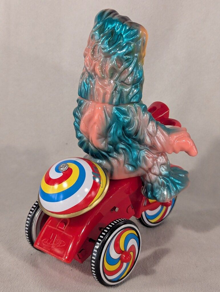 新品未使用 限定品 M1号 三輪車 ヘドラ 2個セット 蓄光版 ハワイピンク