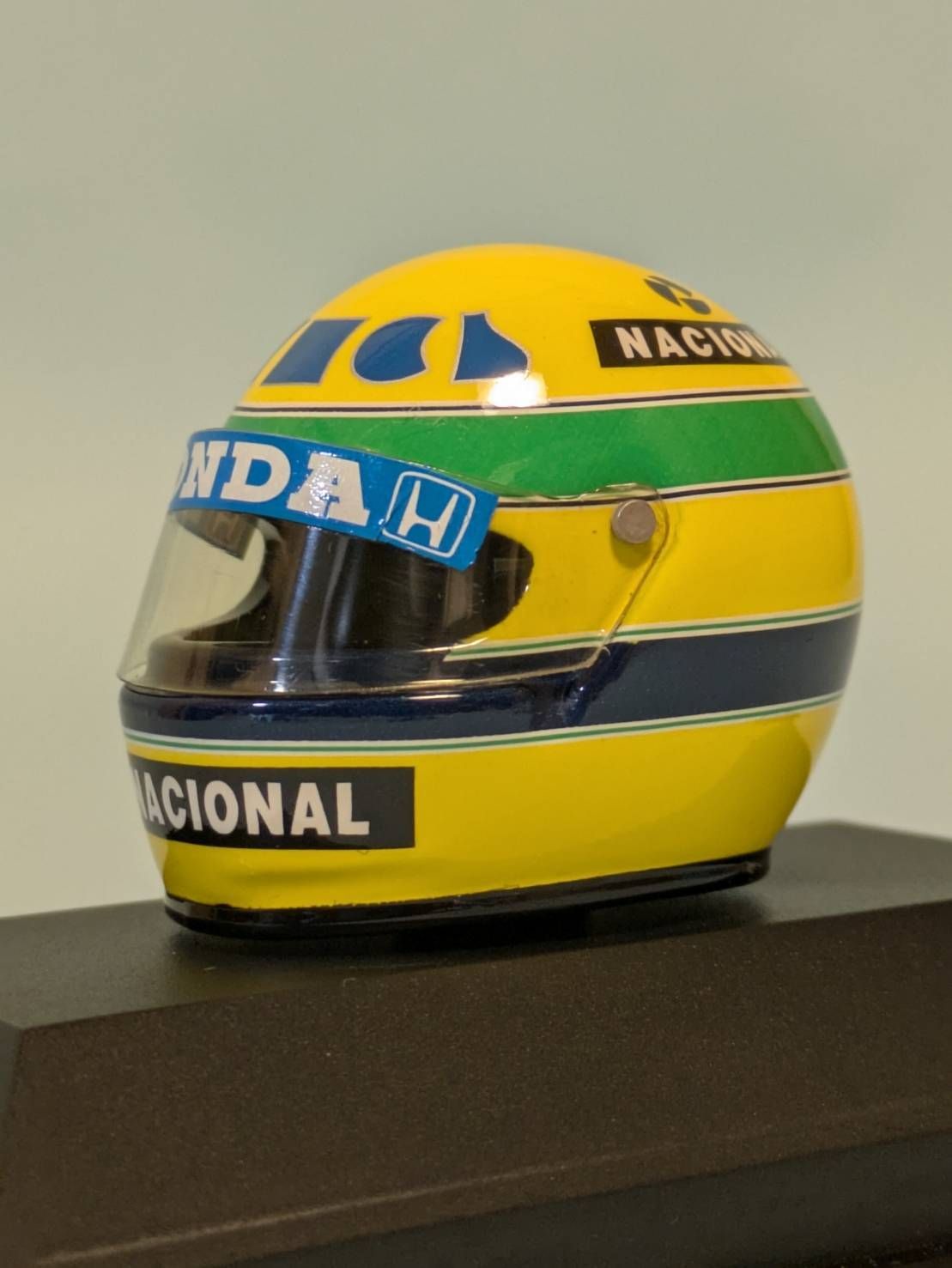 1/8 ミニチャンプス アイルトンセナ ヘルメット 7個セット 楽天市場