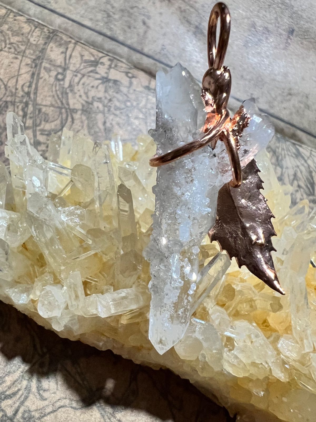 龍脈の精髄 ― クラスター 「魂を浄化し、ご縁を結ぶ」※売上の一部は