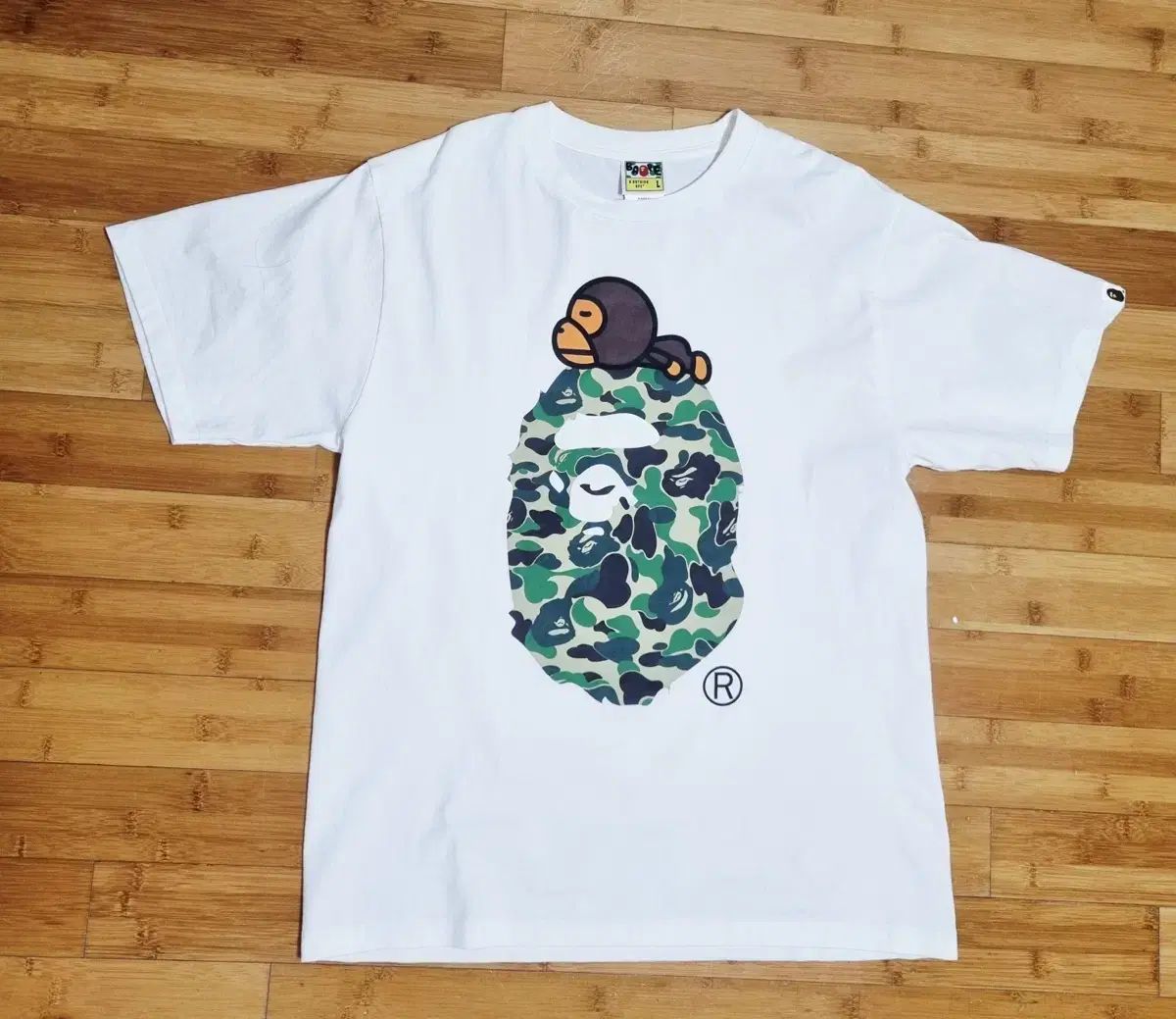 アベイシングエイプ ABC カモフラージュ 注文 カレッジ Tシャツ 白、緑