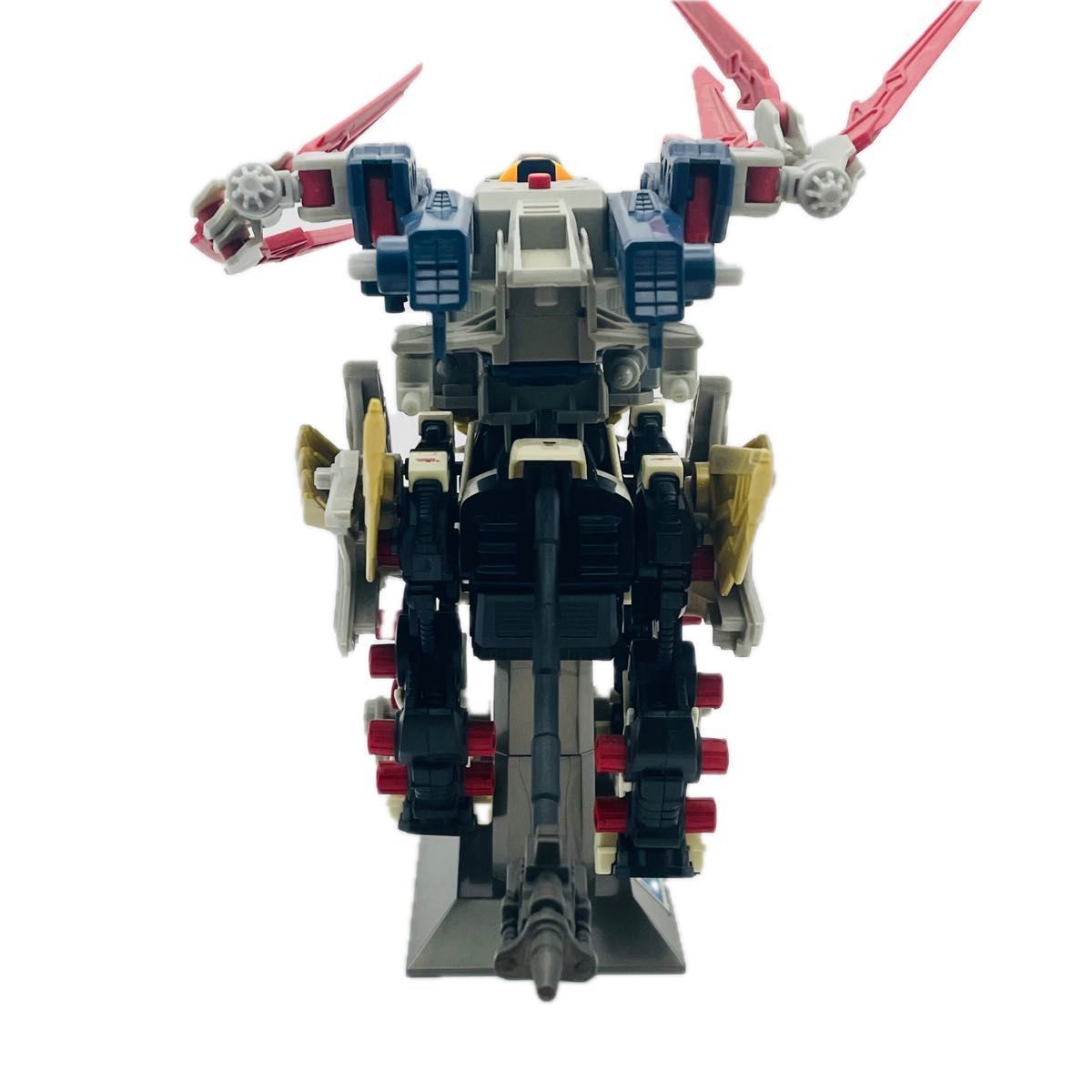 ゾイドフューザーズ FZ-016 ライガーゼロファルコン ライオン/ハヤブサ