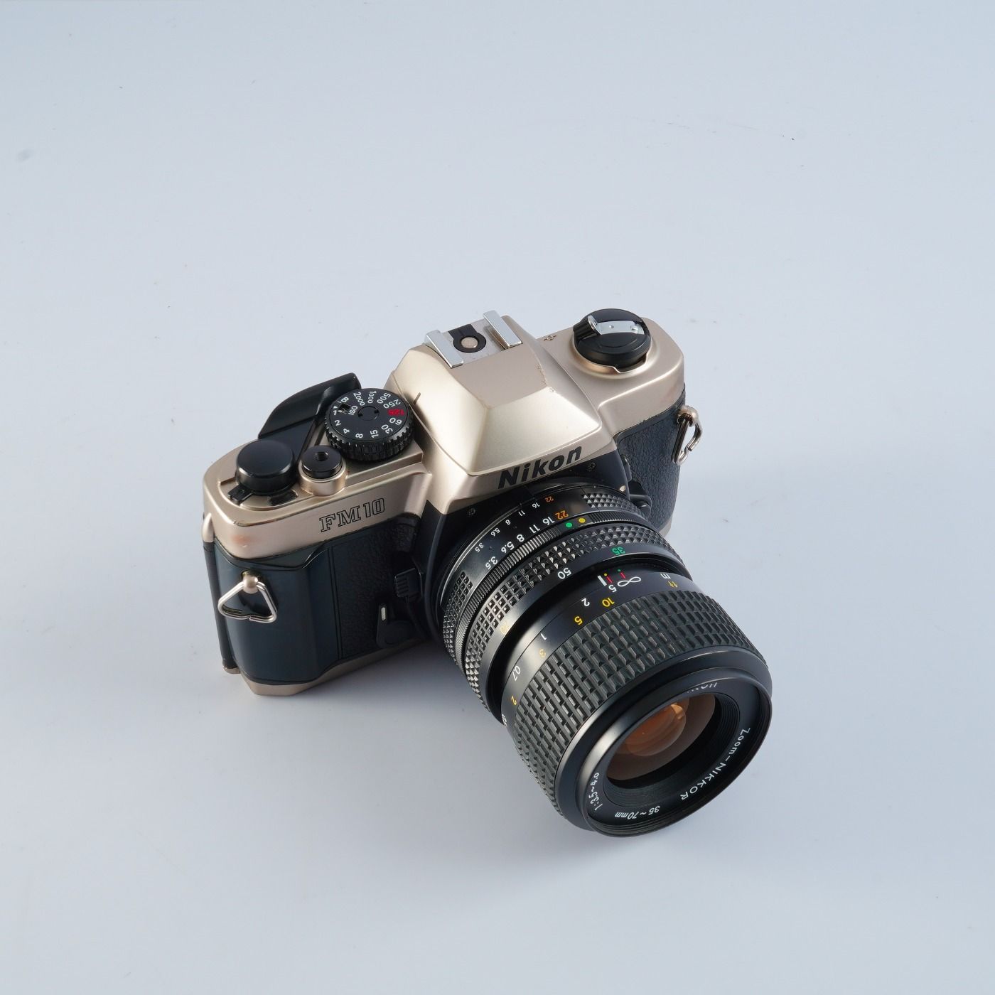 Nikon ニコン FM10 + Ai-S ZOOM Nikkor 35-70mm ベスト F/3.5-4.8 MF