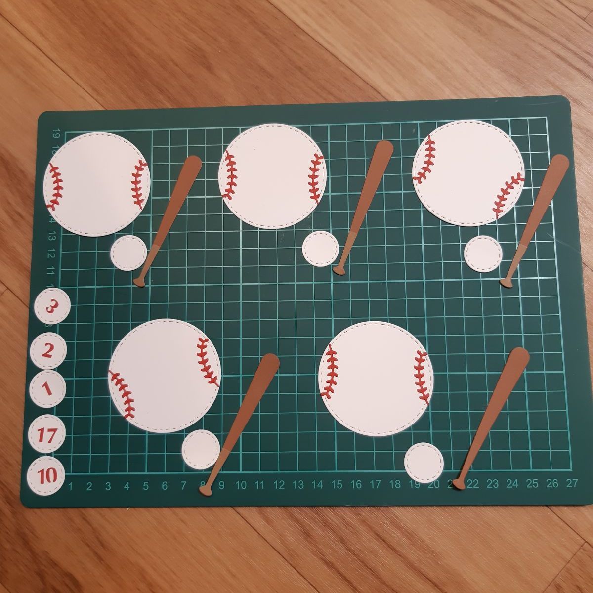 アルバム飾り クラフトパンチ 野球ボール オーダー受付中