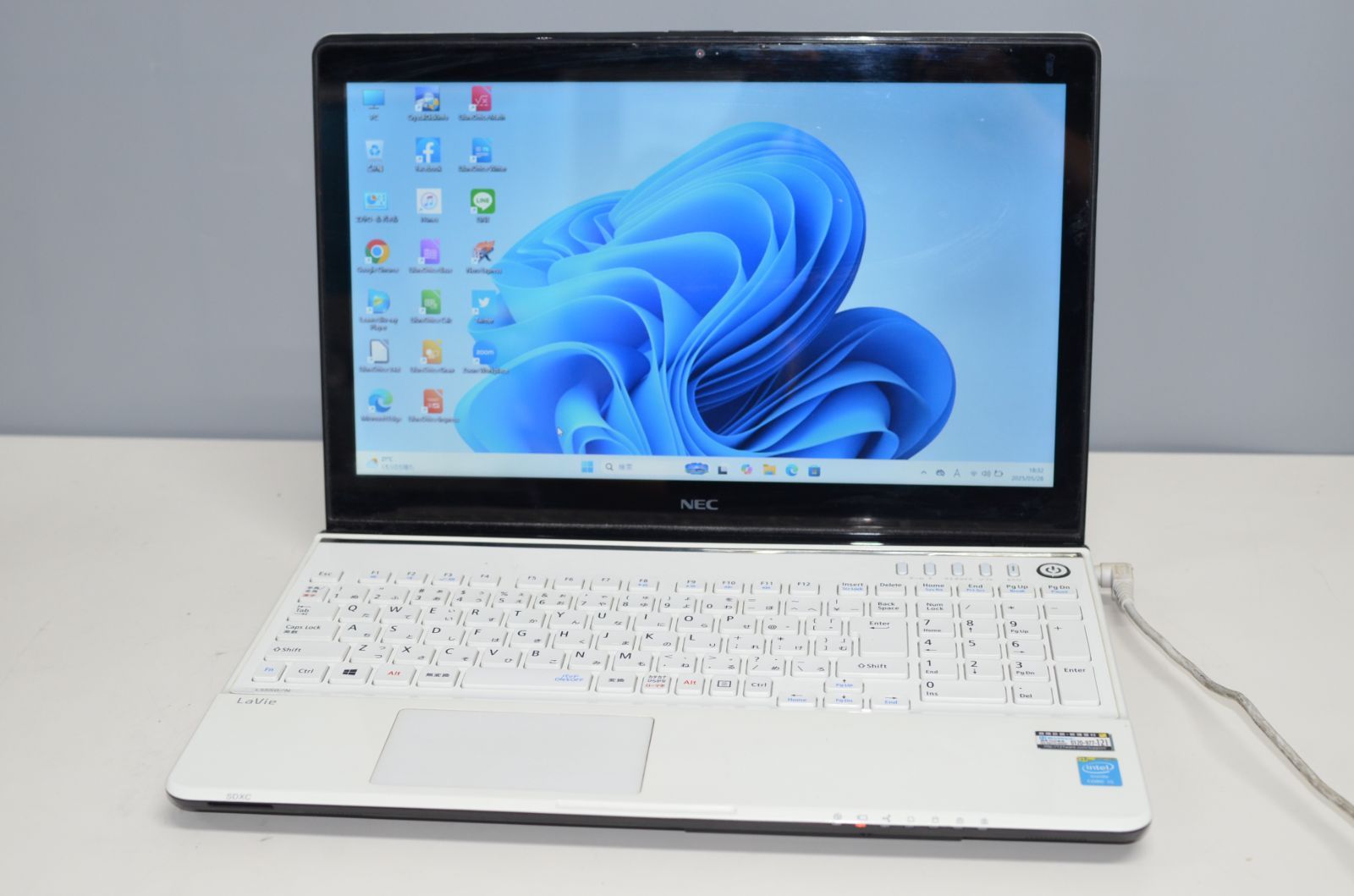 ノートパソコン NEC PC-LS550 Core i7 SSD256GB NEC LaVie S LS550/RS