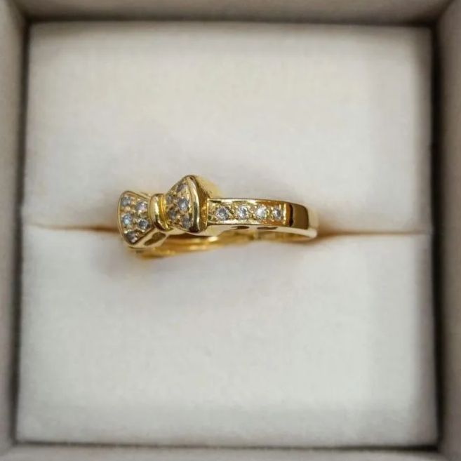 Ponte Vecchio ポンテヴェキオ リボンモチーフ K18 YG ダイヤモンド