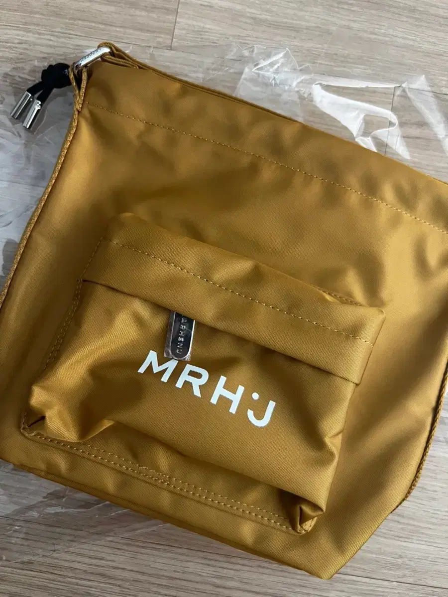 未使用russet ラシット レザー三つ折り財布 ミニ財布 ブラック 箱付き