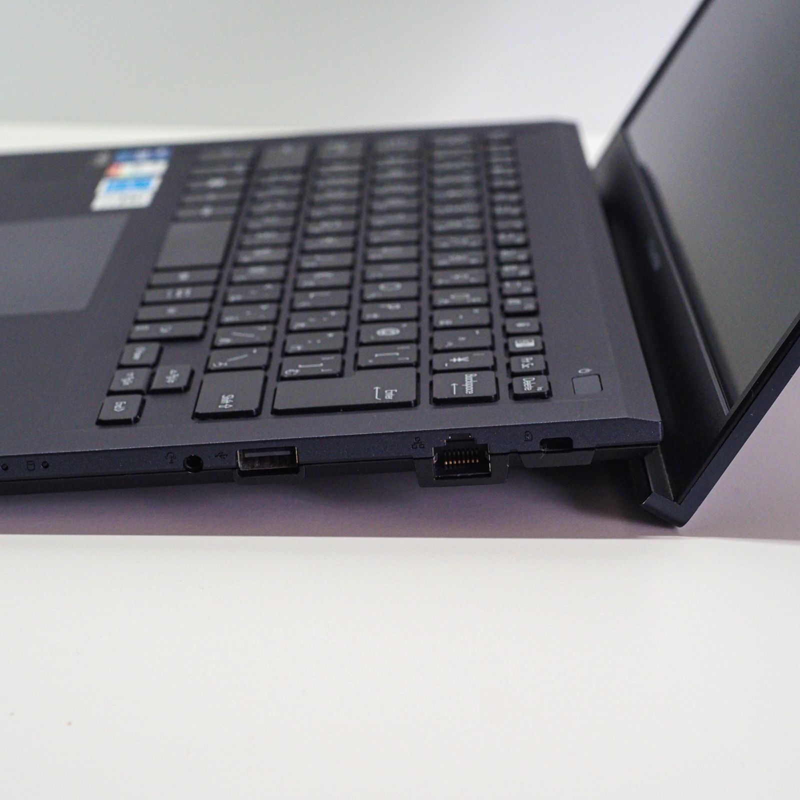 ASUS 11Gen i7 13.3 ExpertBook 32Gメモ