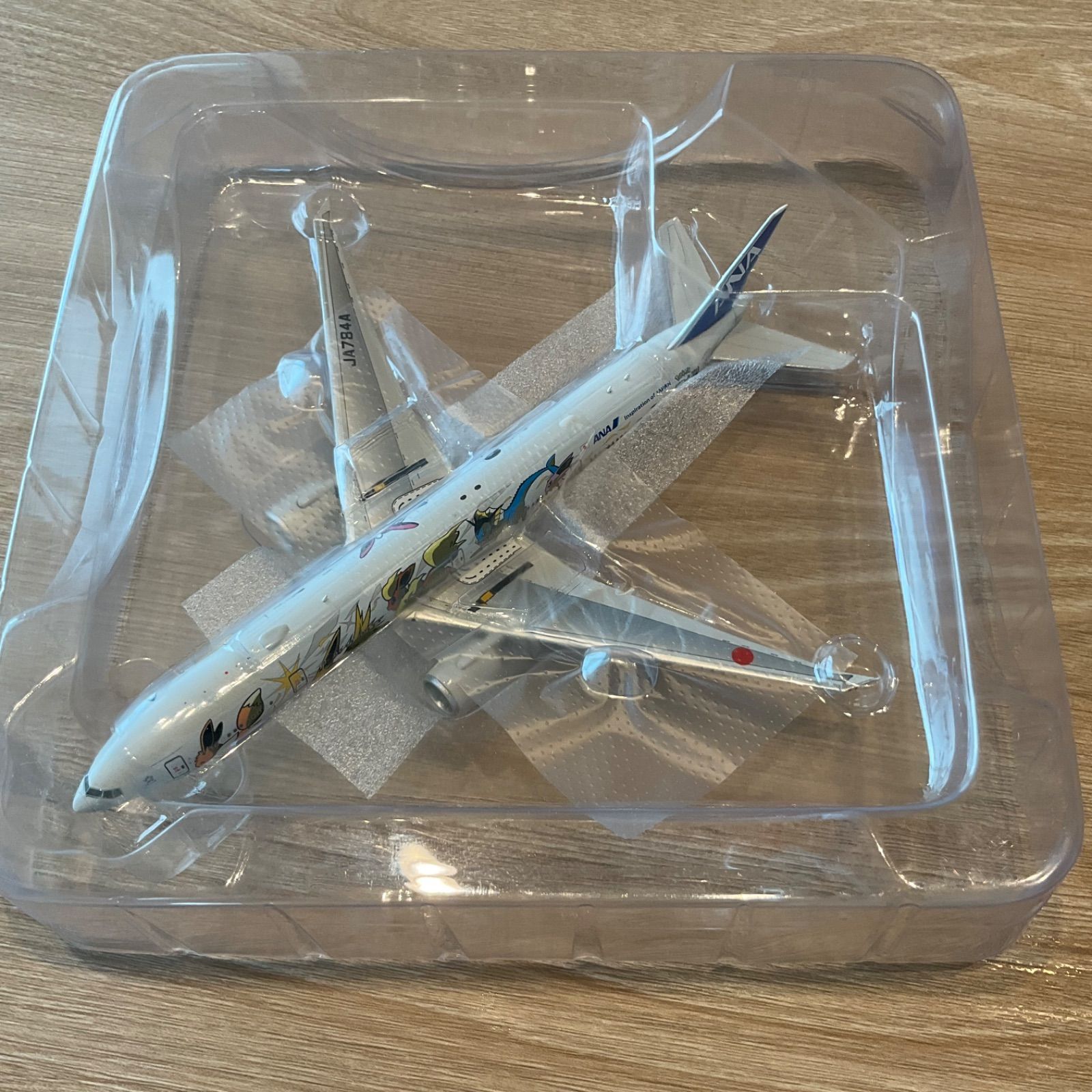 ANA ボーイングB777-300ER イーブイジェット1/400 模型 ANA ボーイング