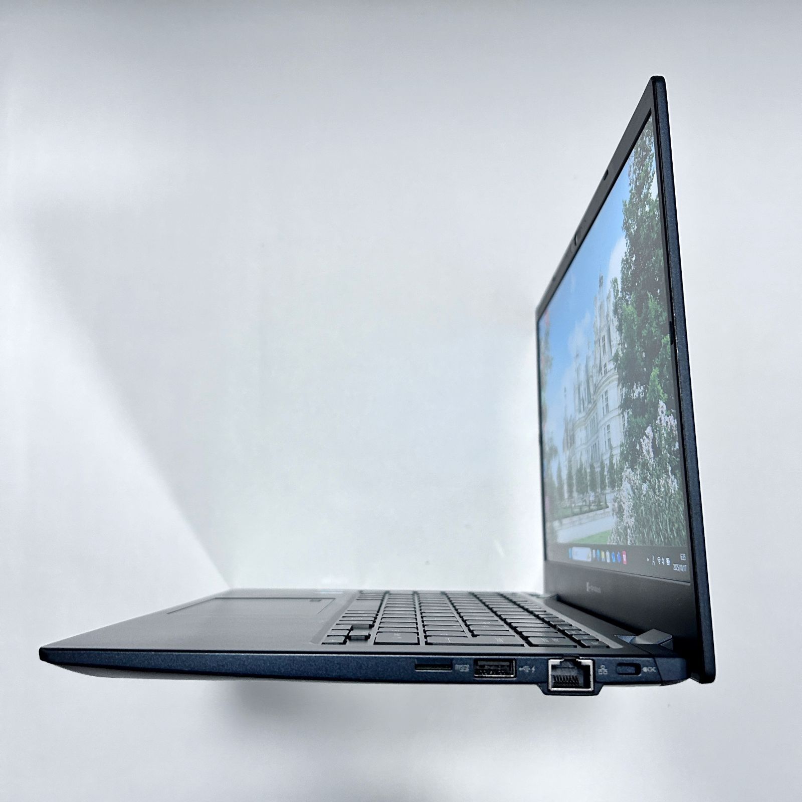 第11世代i5 東芝 ノートPC G83/HS 工場 Dynabook 13.3型 第11世代i5