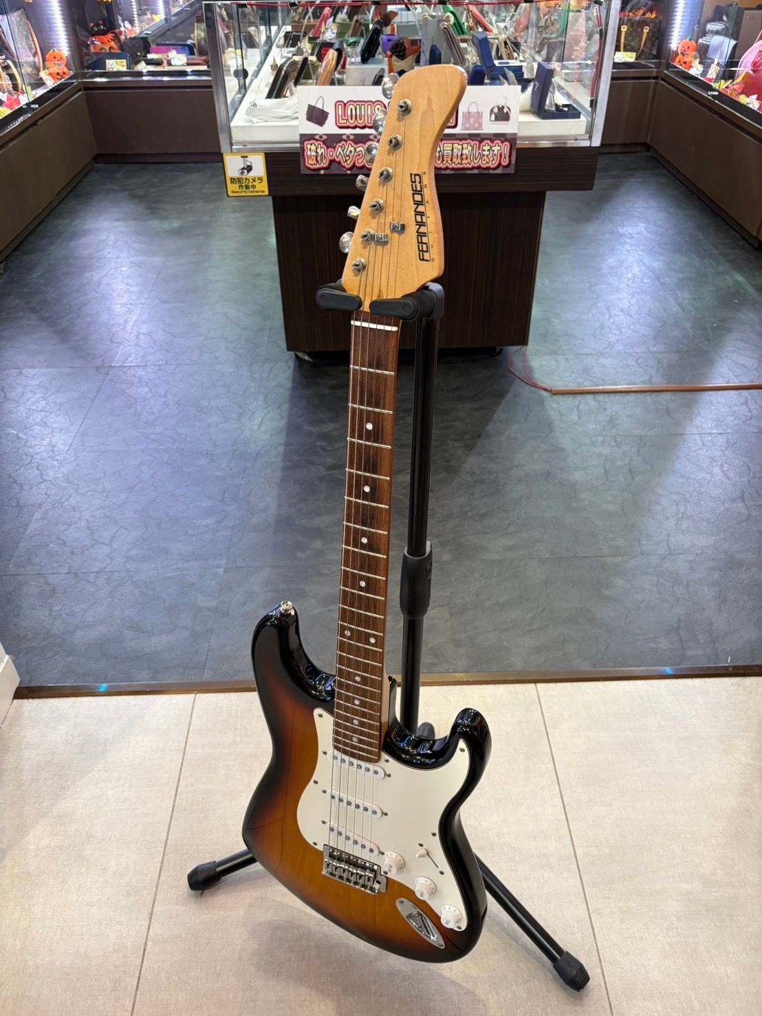 ◇FERNANDES フェルナンデス エレキギター サンバースト 最も安い