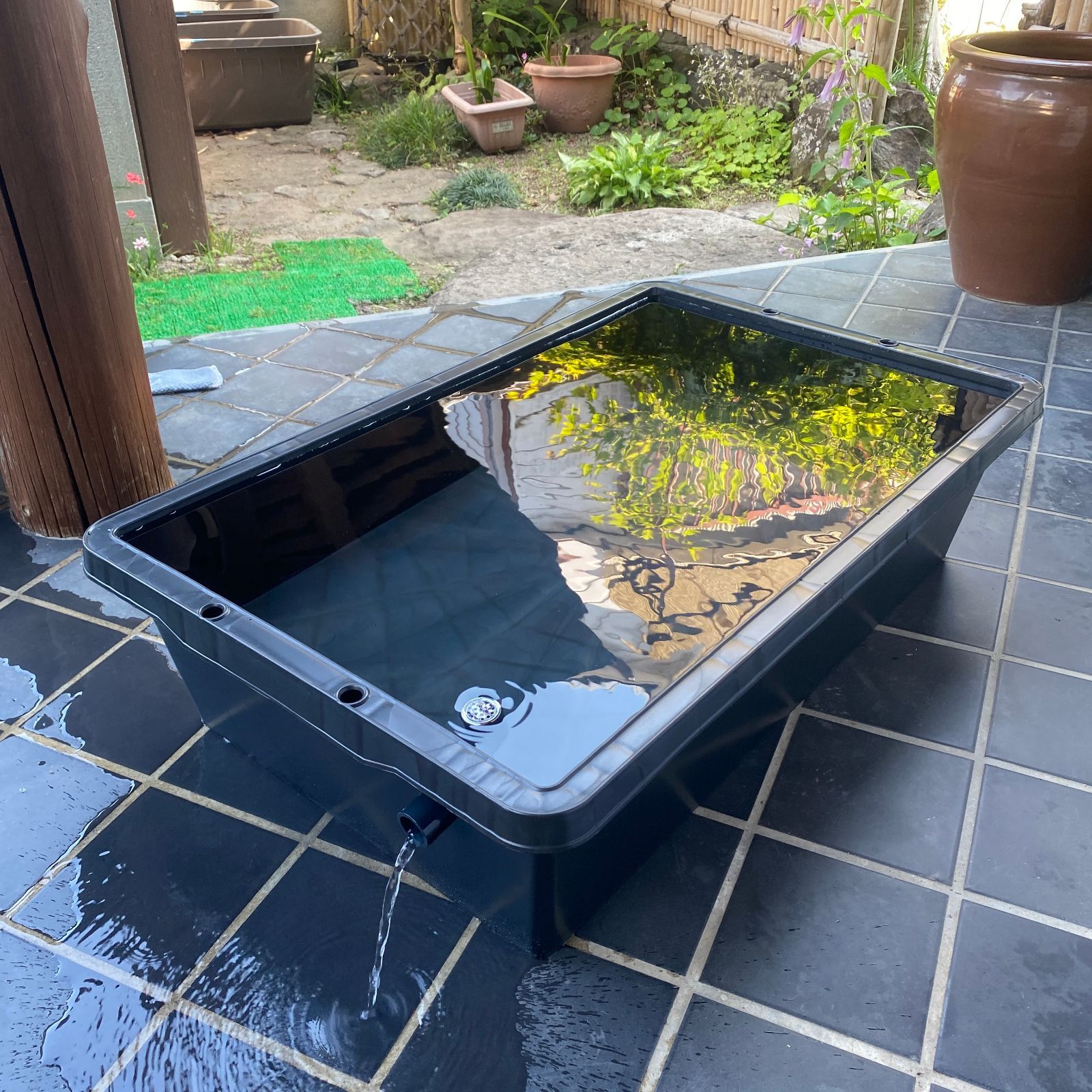 新タイプ】メダカ飼育ケース 75㍑x4個【黒・深緑あり】オーバーフロー