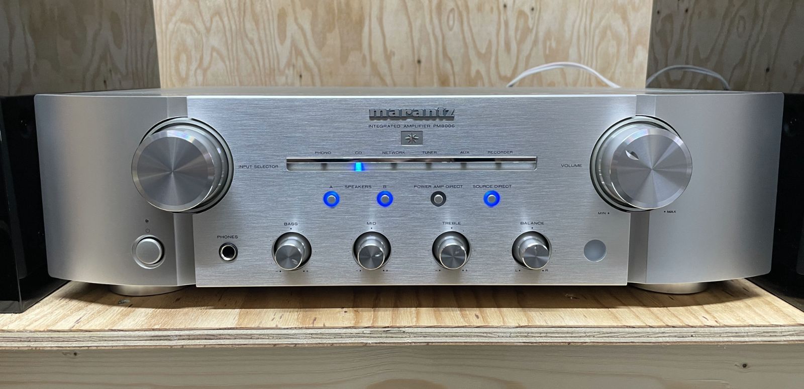 アンプ Marantz PM8006 Marantz PM8006 Stereo integrated amplifier